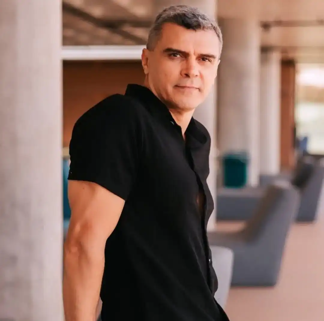 Fabricio cliente de Bruna Web Designer, site estratégico.